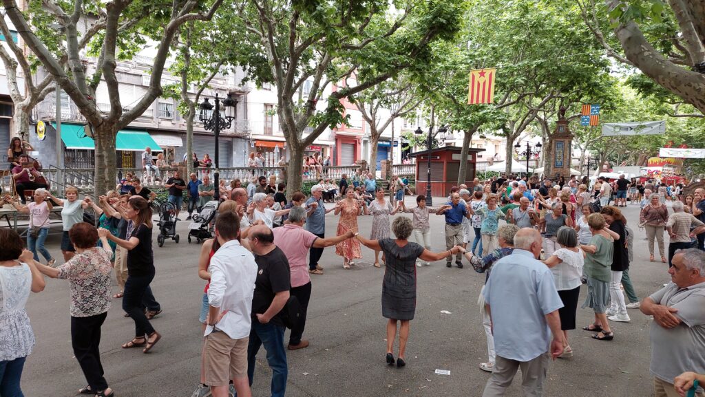 Sardanes amb la Cobla Ciutat de Girona